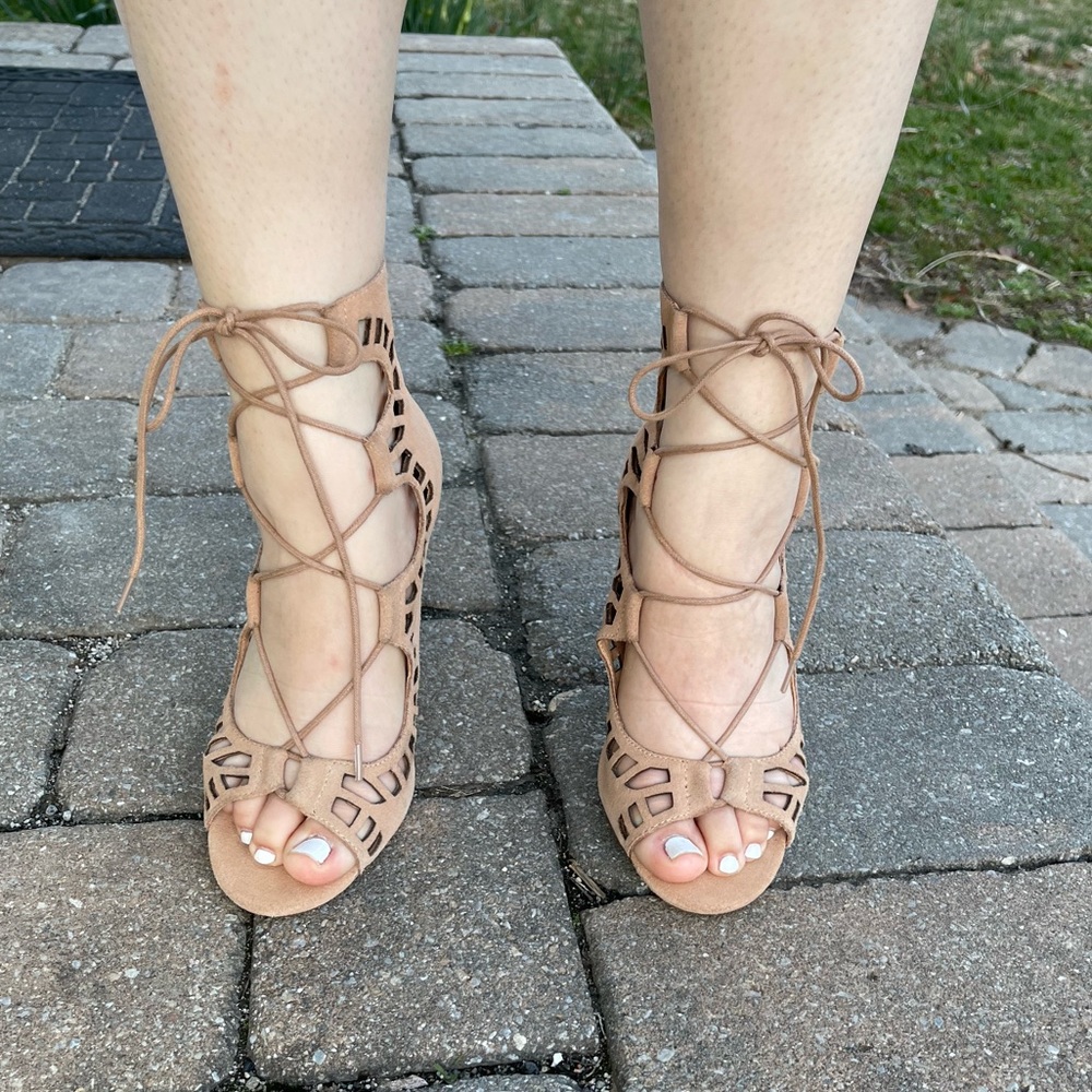 Shoemint cream/tan heels
